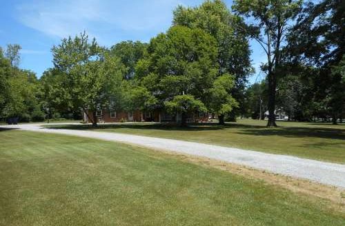 801 Shadwell St. Flora, IL 62839