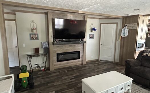 Clay County – Truly Move-In-Ready Home *NEW LISTING*