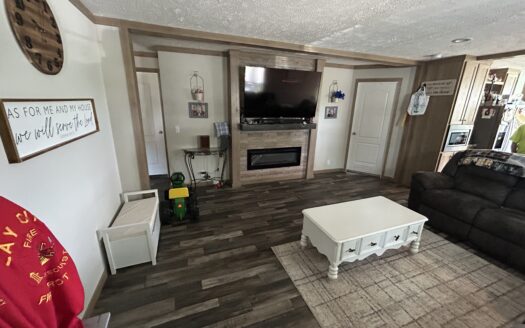 Clay County – Truly Move-In-Ready Home *NEW LISTING*