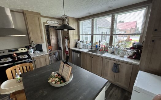 Clay County – Truly Move-In-Ready Home *NEW LISTING*