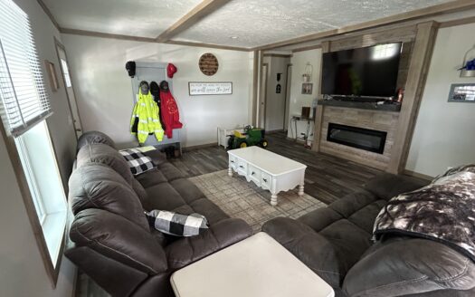 Clay County – Truly Move-In-Ready Home *NEW LISTING*
