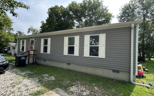 Clay County – Truly Move-In-Ready Home *NEW LISTING*