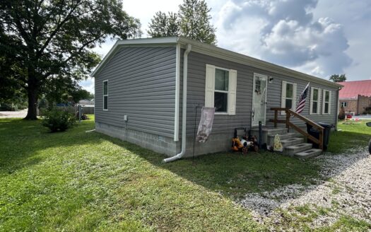 Clay County – Truly Move-In-Ready Home *NEW LISTING*