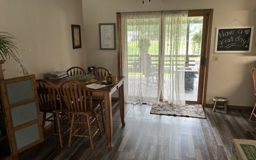 Clay County – Beautiful Home on Nearly 1 Acre in Flora *NEW LISTING*