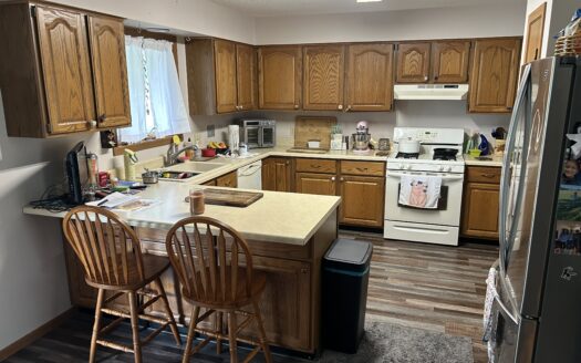 Clay County – Beautiful Home on Nearly 1 Acre in Flora *NEW LISTING*
