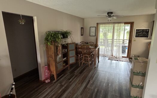 Clay County – Beautiful Home on Nearly 1 Acre in Flora *NEW LISTING*